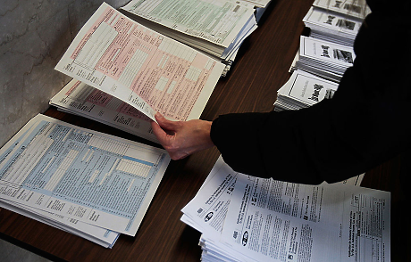 НАП пусна предварително попълнените данъчни декларации