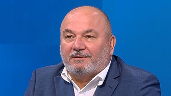 В момента се налага да се правят различни трикове за