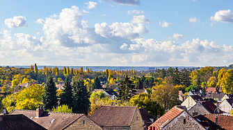 Хитлер победи Зелински на първия тур на местните избори във Франция