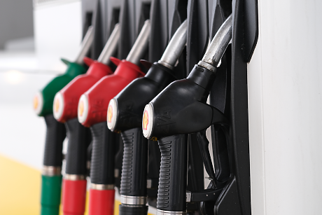 Защо дизелът е по-скъп от бензина?