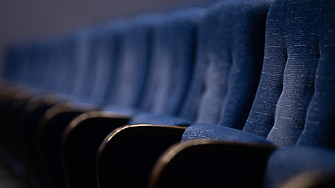 Между публична мисия и пазарна реалност