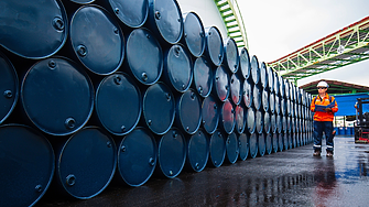 Анализатори прогнозират цени на петрола от 200 долара за барел, ако войната продължи до юни