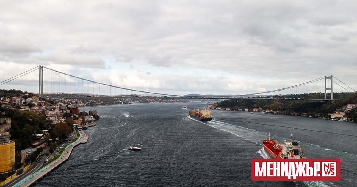 Турски танкер в Черно море, натоварен със суров петрол, е