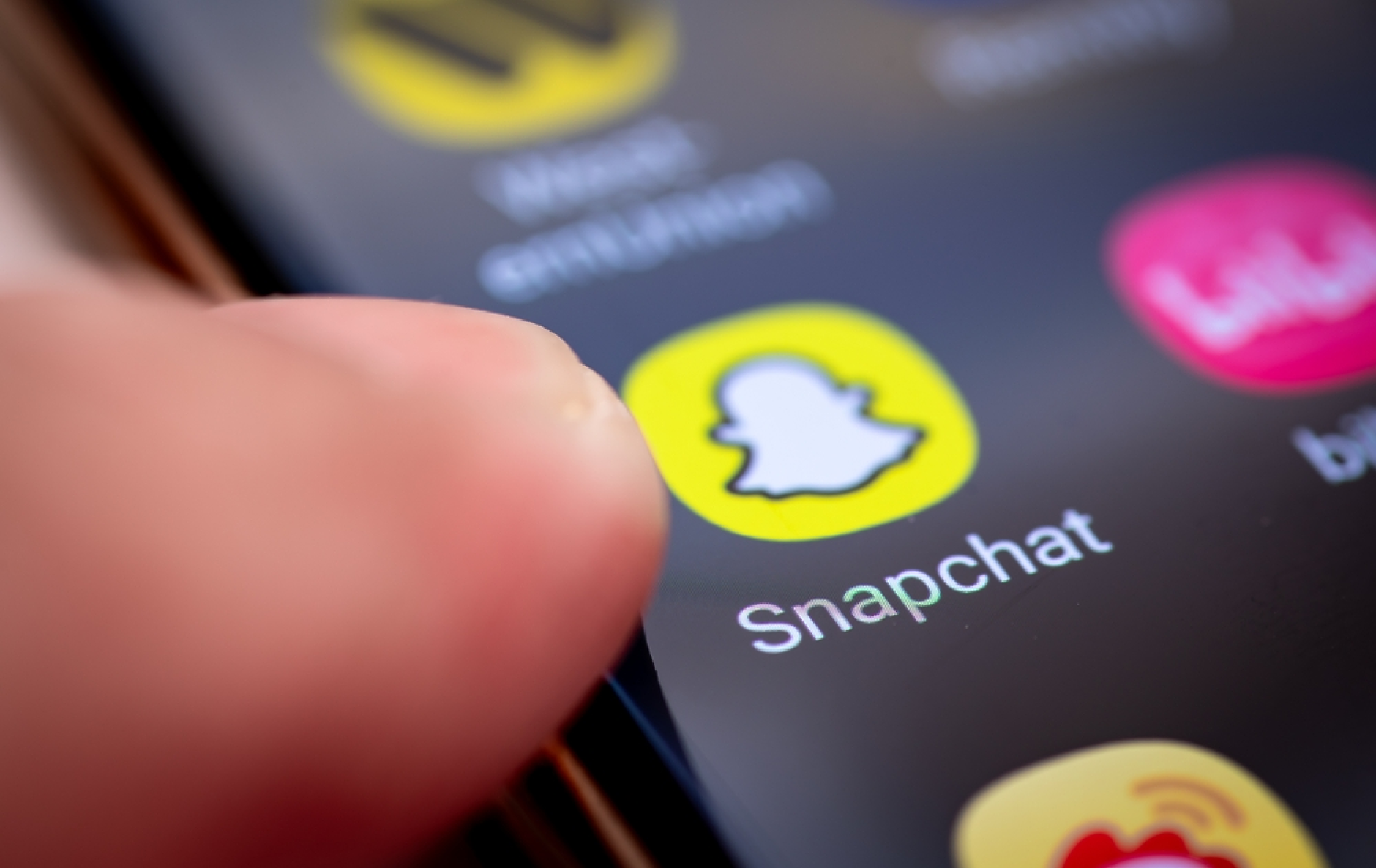 ЕС разследва Snapchat за недостатъчна защита на деца от злоупотреби и незаконно съдържание