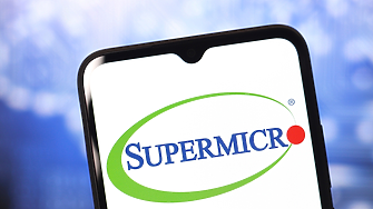 Акциите на Super Micro се сринаха, след като САЩ повдигнаха обвинения срещу нейни служители за контрабанда на AI чипове в Китай