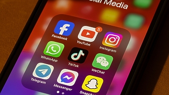 Една пета от австралийските деца под 16 години все още използват TikTok и Snapchat след забраната