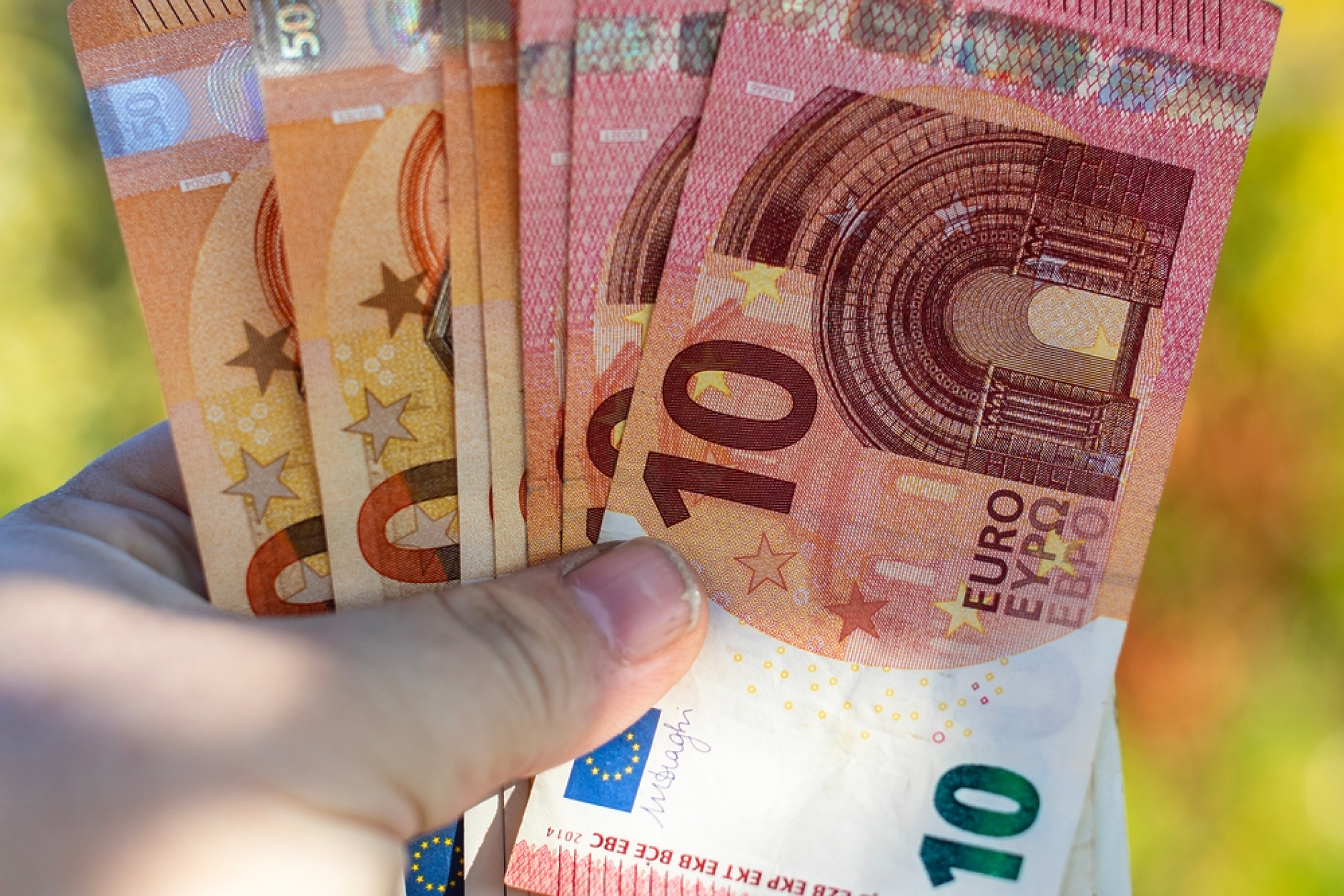 България е втора в ЕС по ръст на почасовите възнаграждения през четвъртото тримесечие на 2025 г.