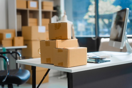 Страните членки на ЕС и ЕП се споразумяха за въвеждането на такси за обработка на малки пратки