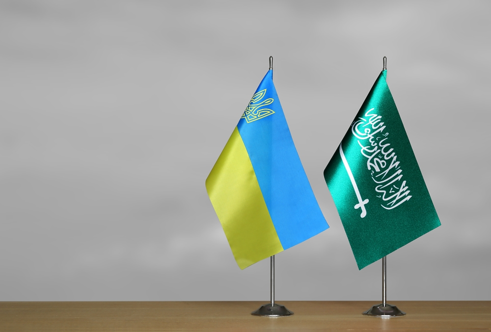 Войната с Иран тласка Рияд към сделка за сигурност с Украйна