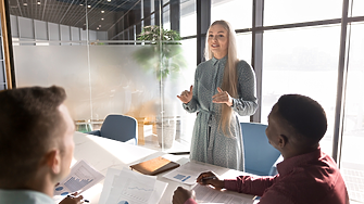 ТРАЙНА/// 3 прости навика, които ще ви направят по-убедителни и харизматични