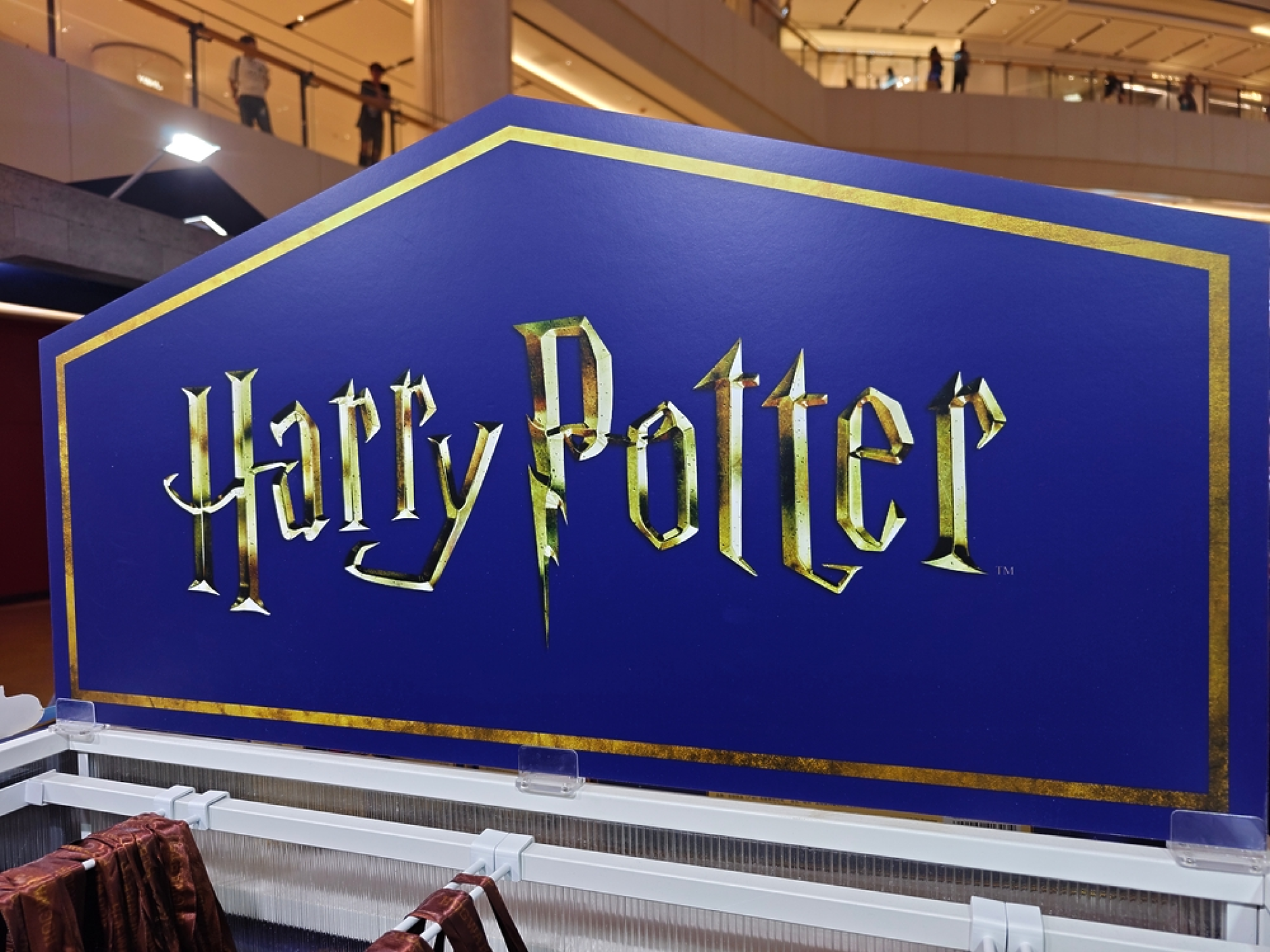 HBO пусна първия трейлър към новия си сериал за Хари Потър по романите на Дж. К. Роулинг