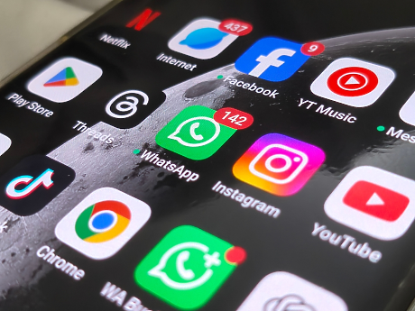 Гърция подготвя забрана за социалните мрежи за деца под 15 години