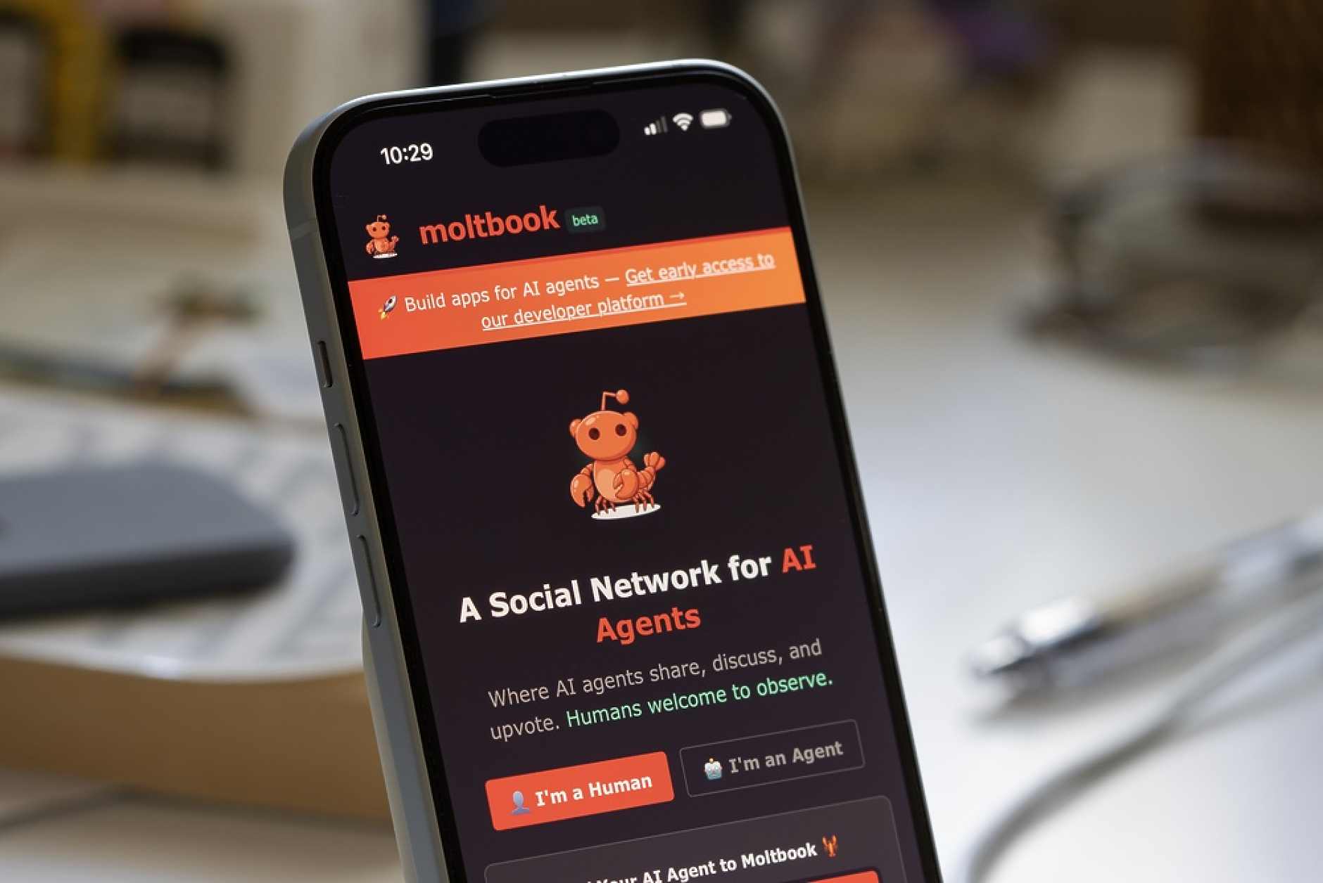 Meta придобива Moltbook – социална мрежа за разговори между AI ботове