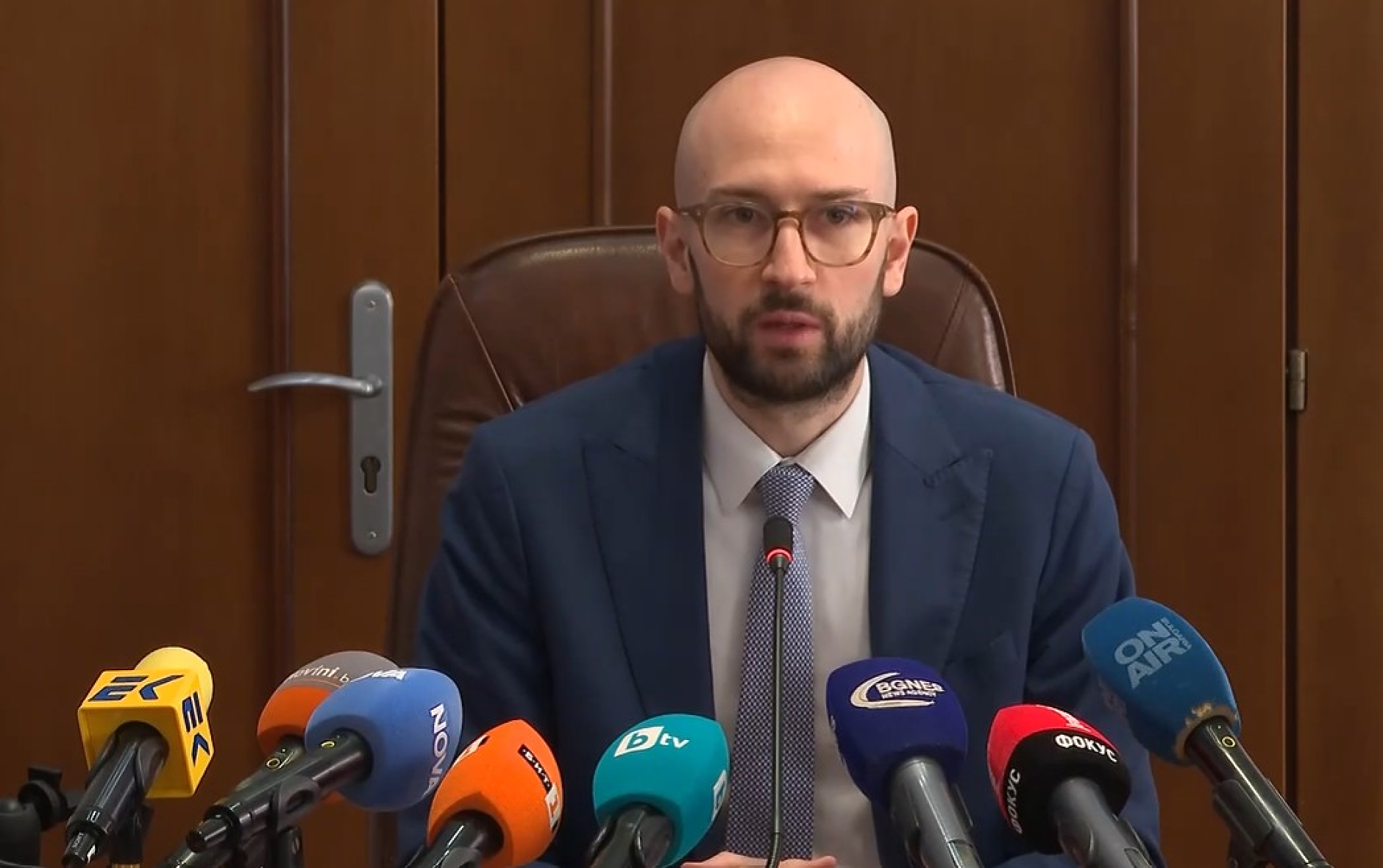 Финансовото министерство ще публикува пълната база данни с обществени поръчки