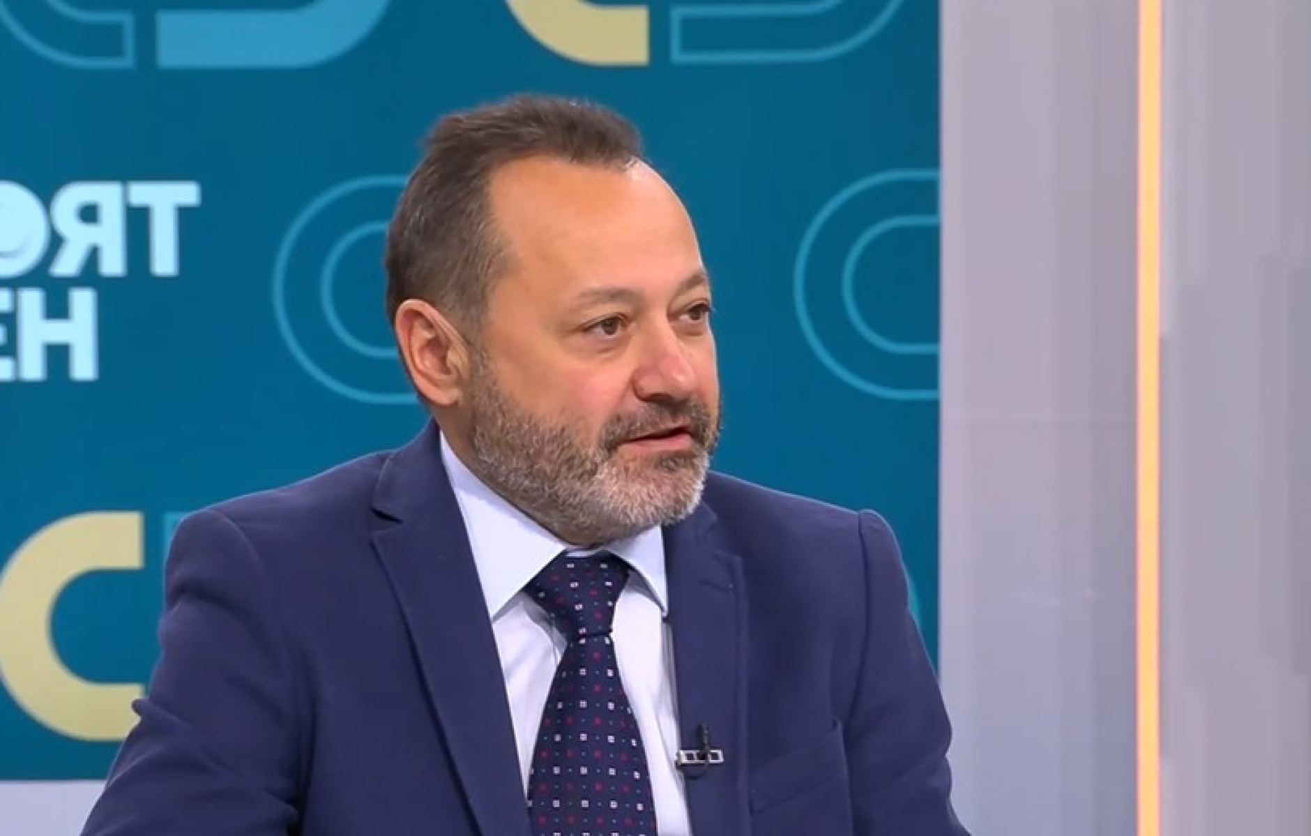 Министър Найденов: АПИ дава по 2 млн. на месец за държавна пътна помощ