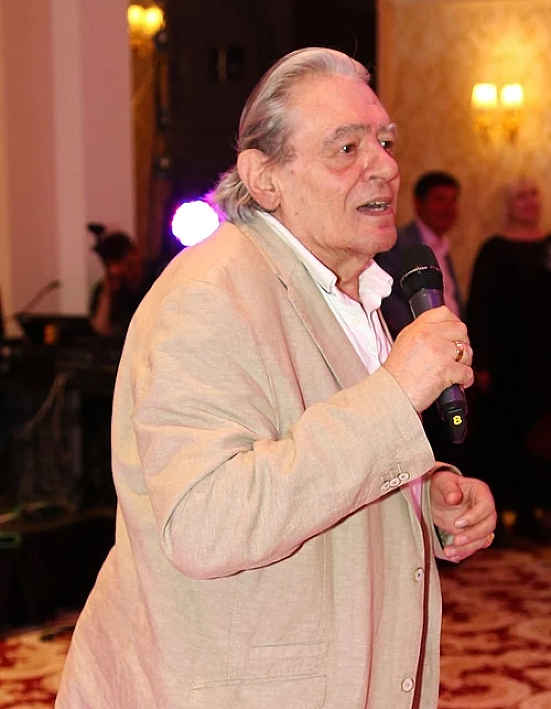 Певецът, поет и композитор Михаил Белчев почина на 79 г.