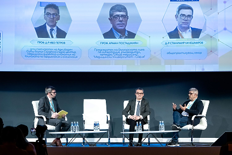 Експерти: Трябва да преминем от стратегия „Милиони за хоспитализации“ до „Милиони за иновации“