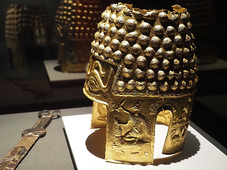 След международно издирване: върнаха безценния златен шлем на Румъния