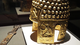 След международно издирване: върнаха безценния златен шлем на Румъния