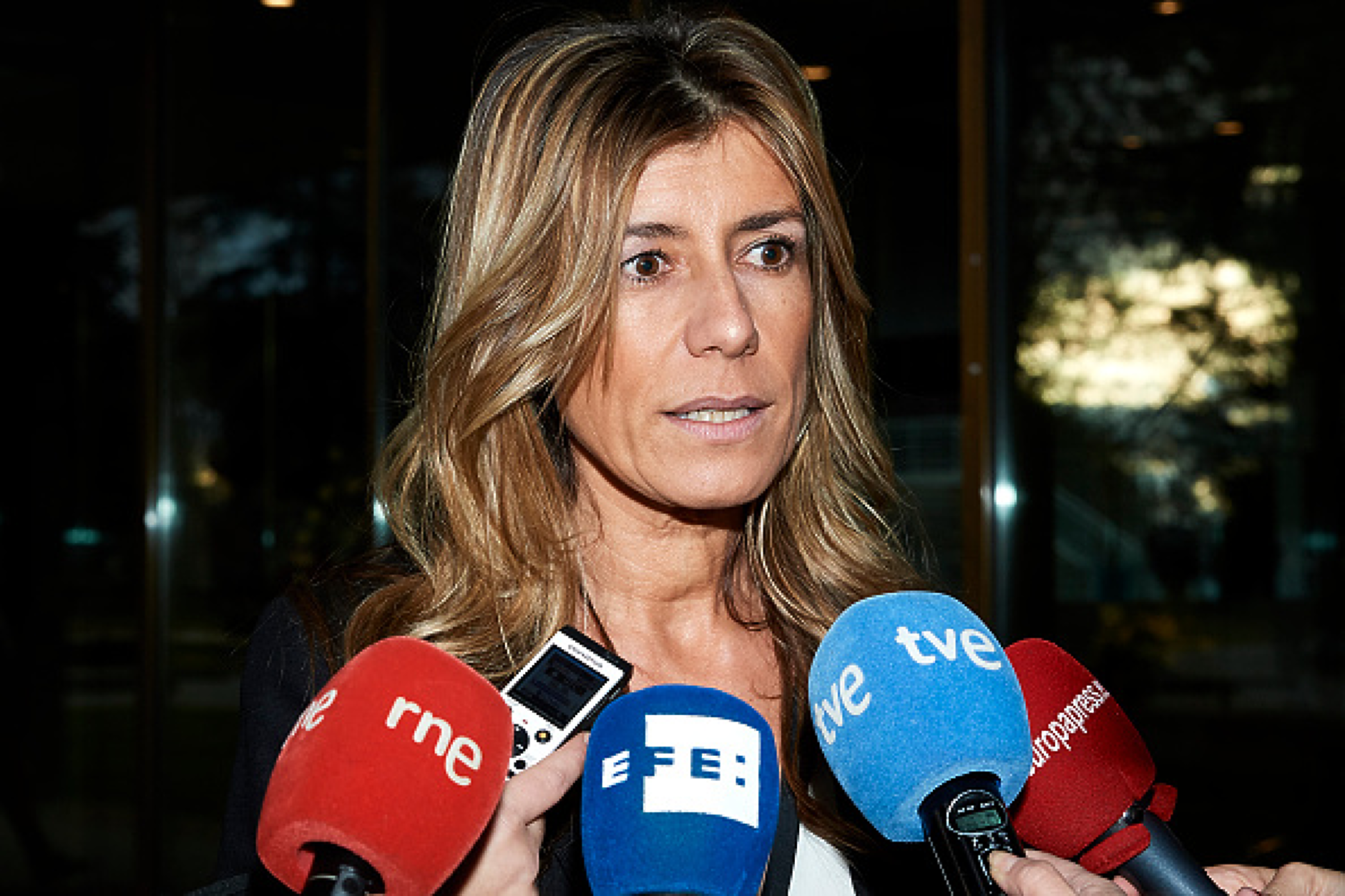Съпругата на испанския премиер е с четири повдигнати обвинния