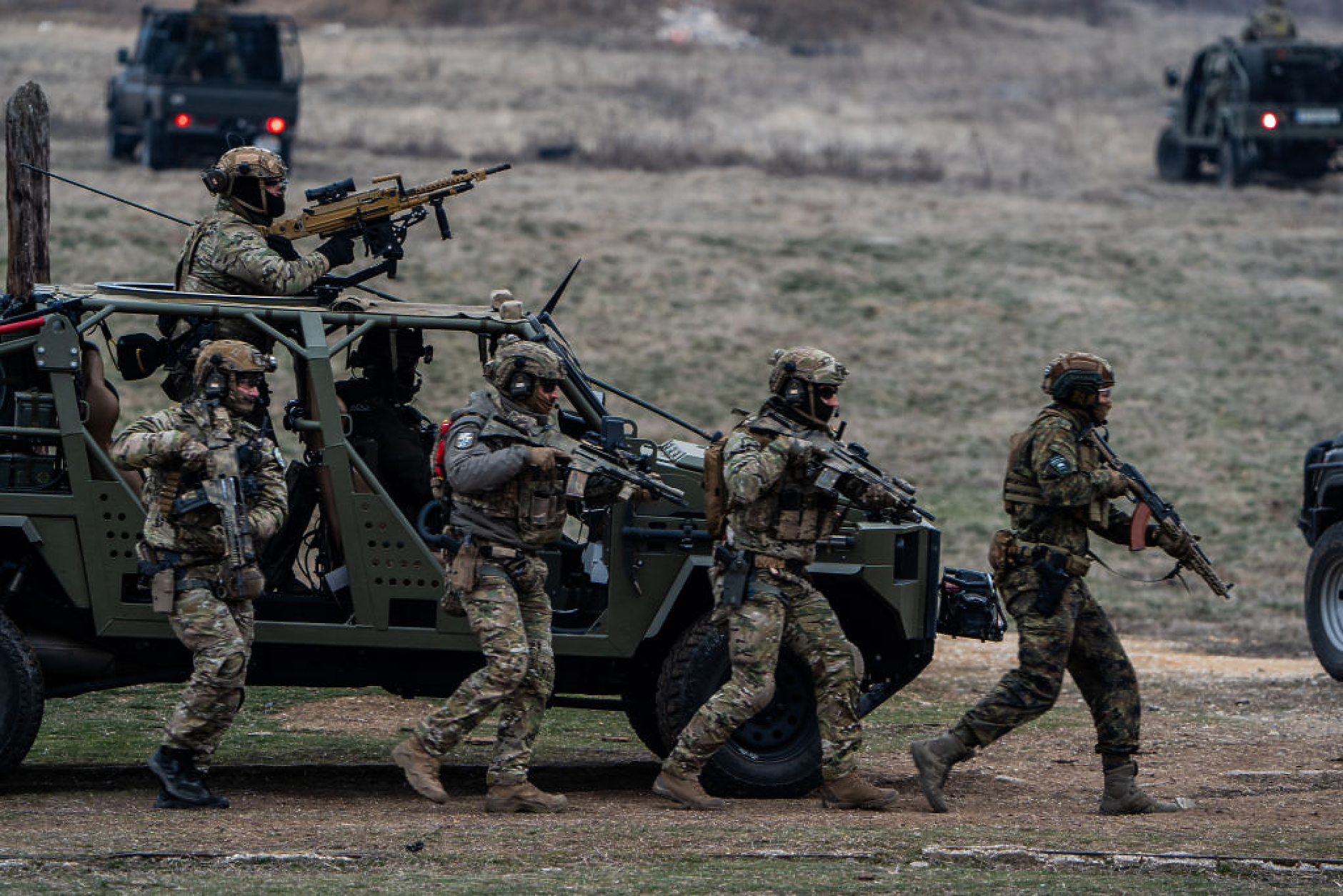 „Оръжия срещу масло“: МВФ сигнализира за трудни компромиси, докато правителствата увеличават разходите за отбрана