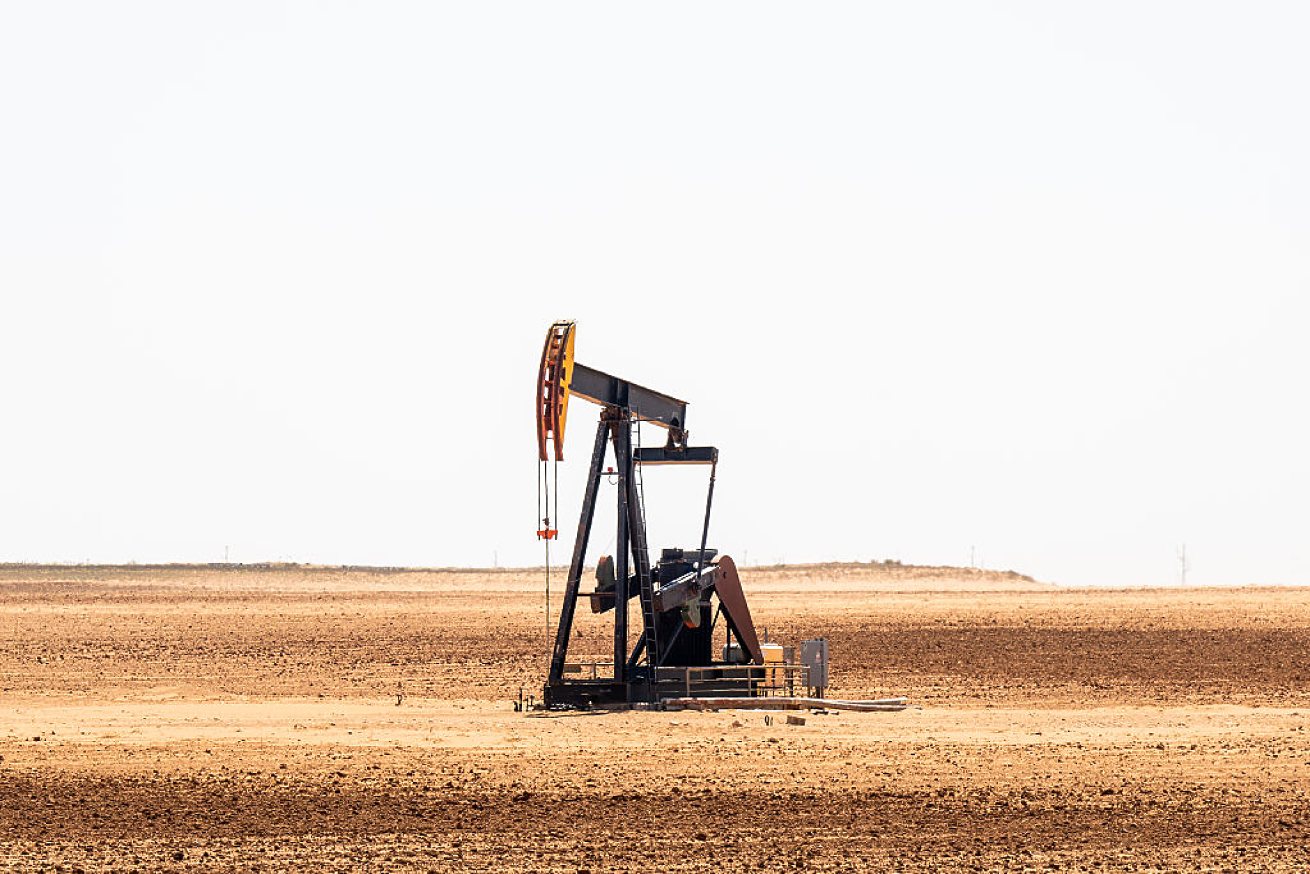 Рязък скок на цените на петрола заради коментарите на Тръмп за Иран