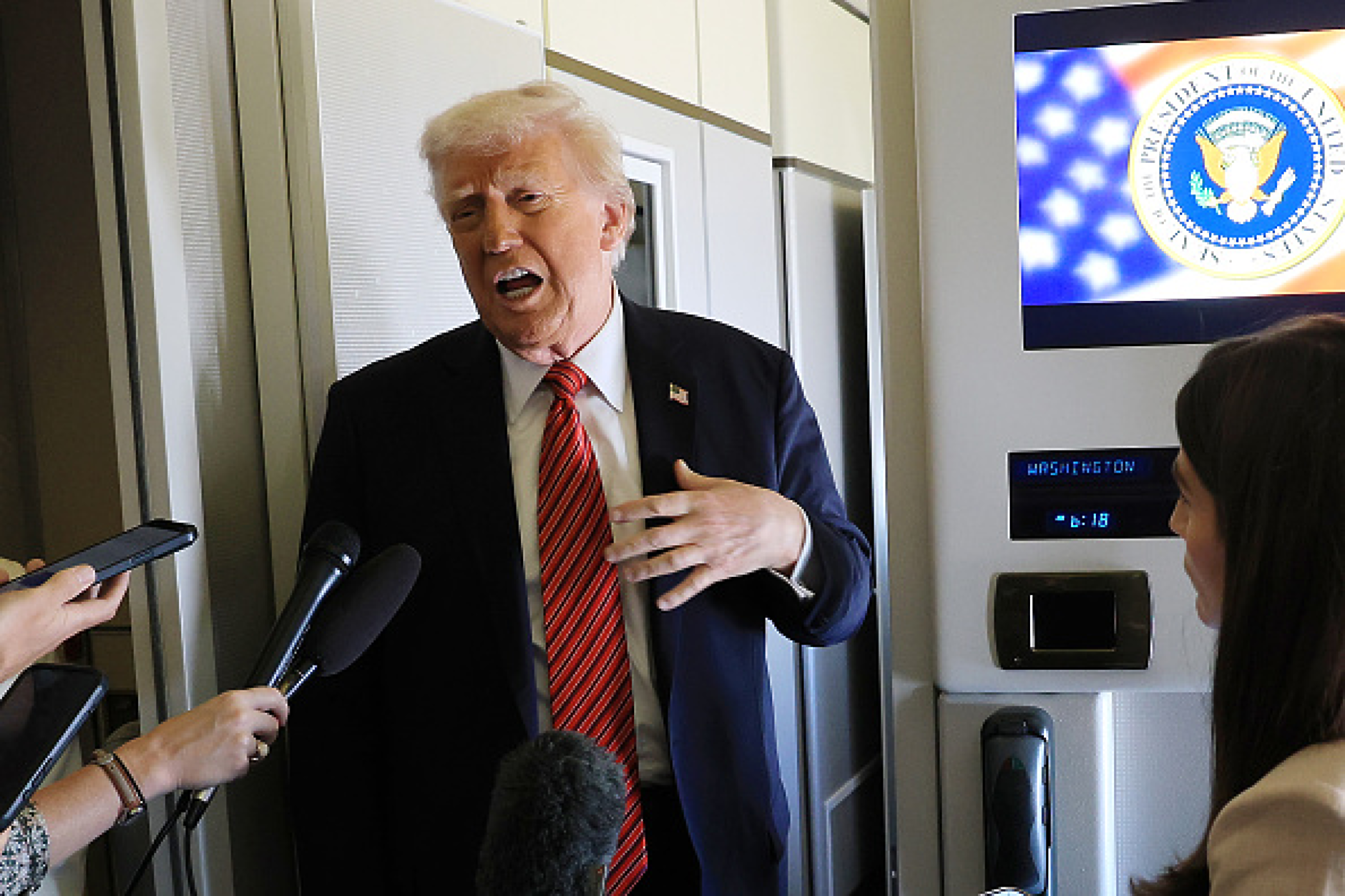 Тръмп: САЩ ще отворят Ормузкия проток „доста скоро“, но няма да е лесно