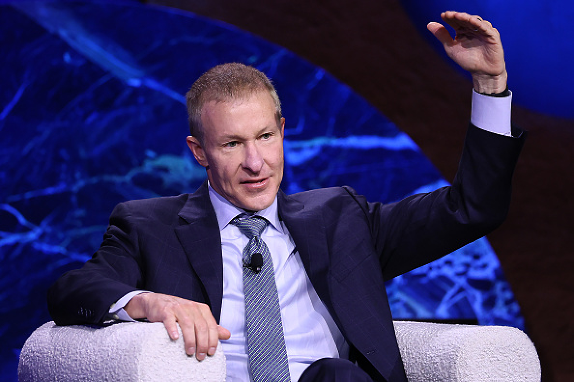 Въздушни превозвачи: Шефът на United Airlines обсъжда евентуално сливане с American Airlines