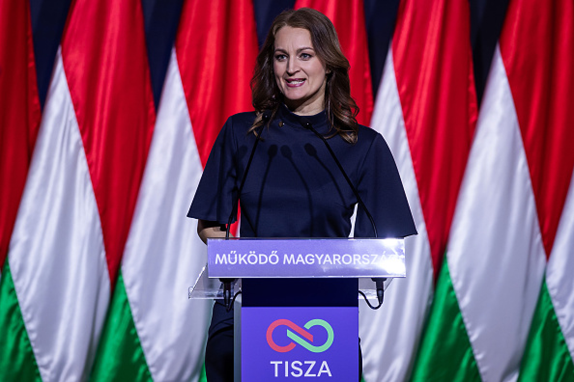 Бивша победителка в конкурс за красота е номинирана за поста председател на унгарския парламент