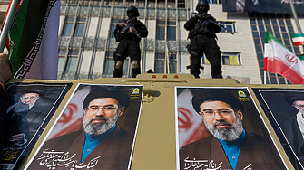 Новият върховен лидер на Иран Моджтаба Хаменей продължава да се