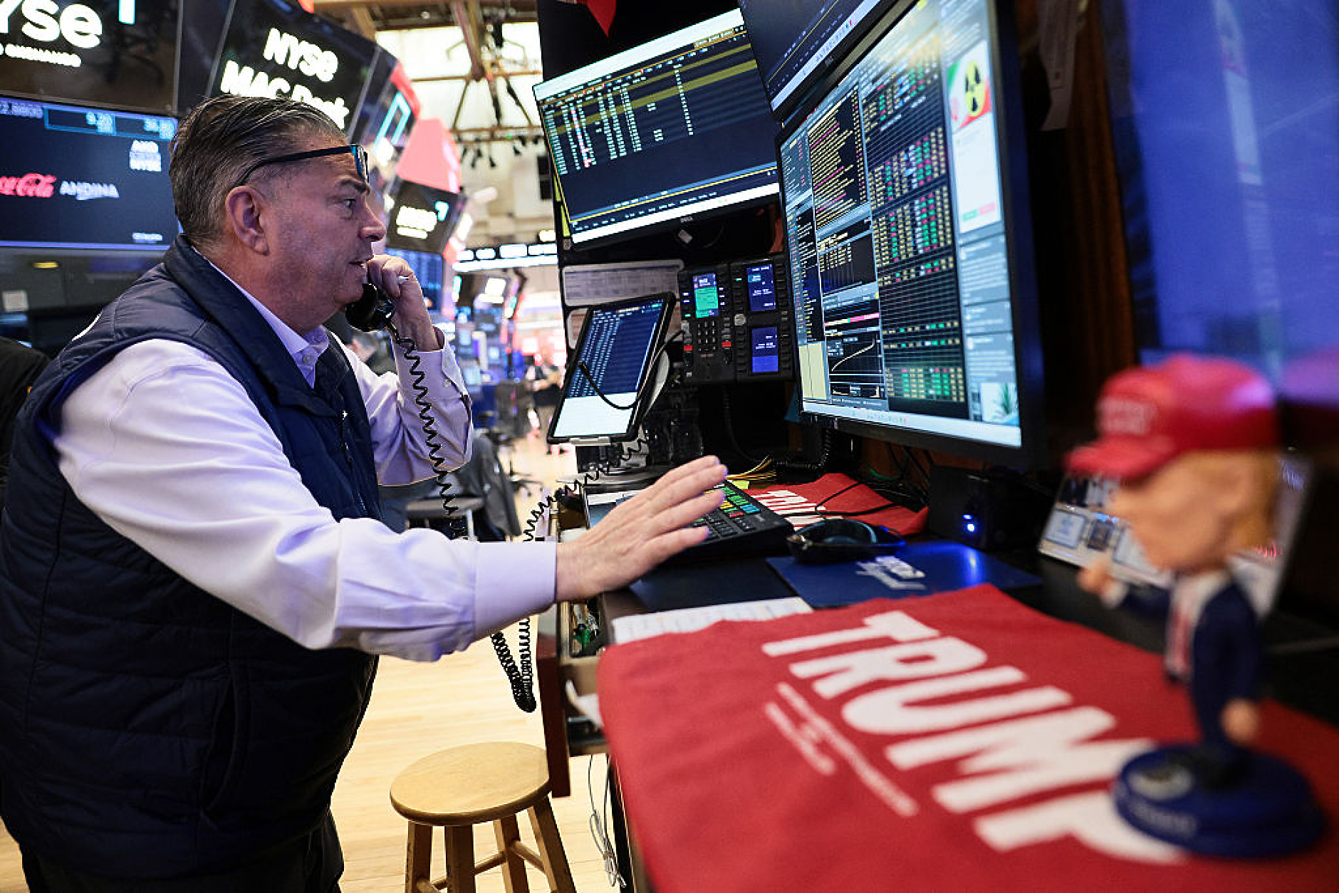 На фокус следващите седем дни: Уорш, преговори за мир и влошаване на икономическата среда