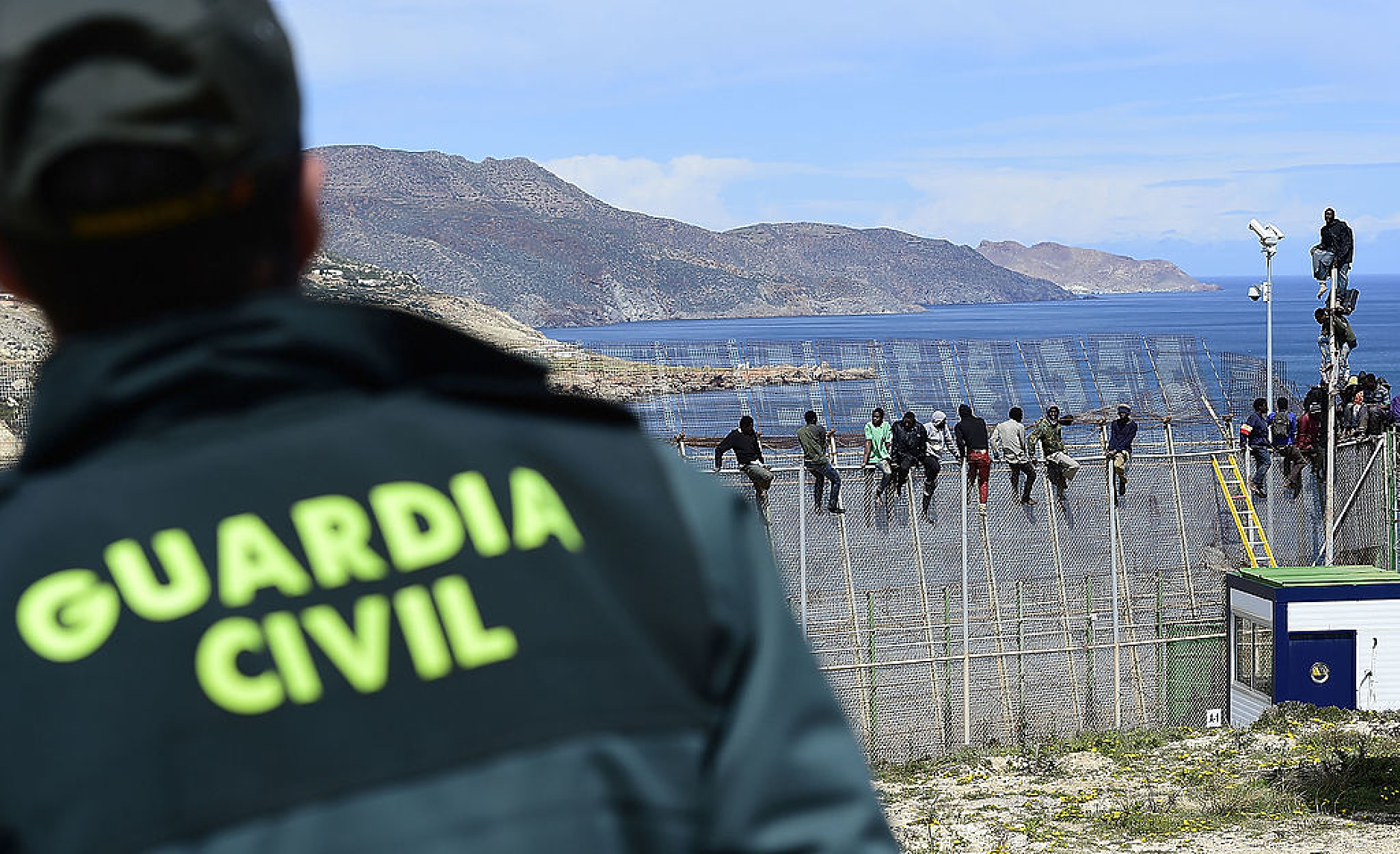 Испания ще улеснява нелегалните мигранти за удостоверяване на съдебното им минало