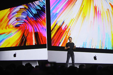 Apple избра Джон Тернус за наследник на Тим Кук