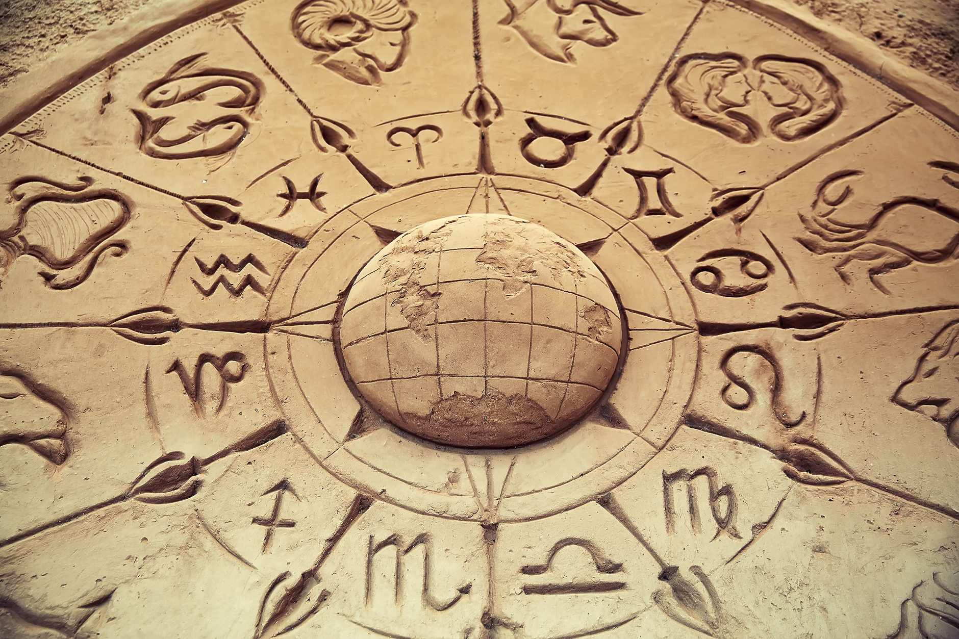 Седмичен хороскоп: Звездите за бизнеса от 6 до 12 април