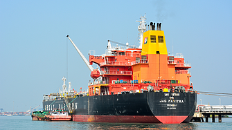 Индия се обръща към Иран за петрол и газ за първи път от седем години насам