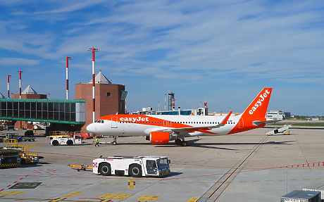 Италия въведе ограничения при зареждането на самолетно гориво на четири летища