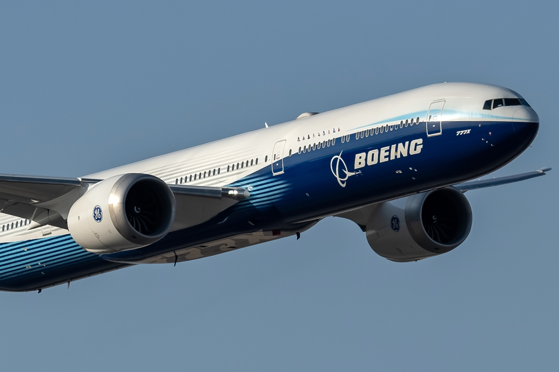 Boeing наема над 100 работници седмично за фабриките, за да увеличи производството