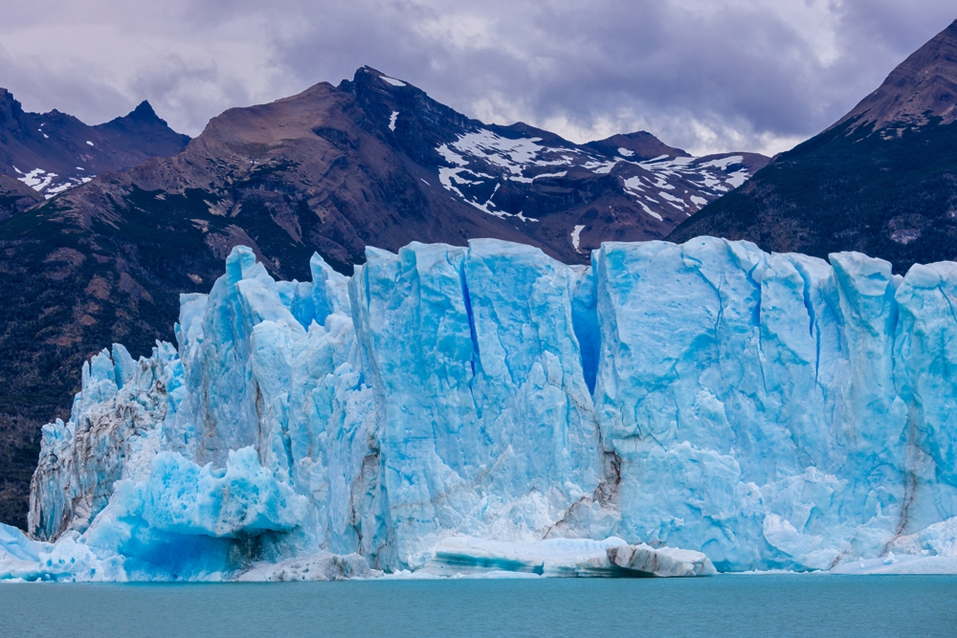 Аржентина приема закон за облекчаване на защитата на ледниците