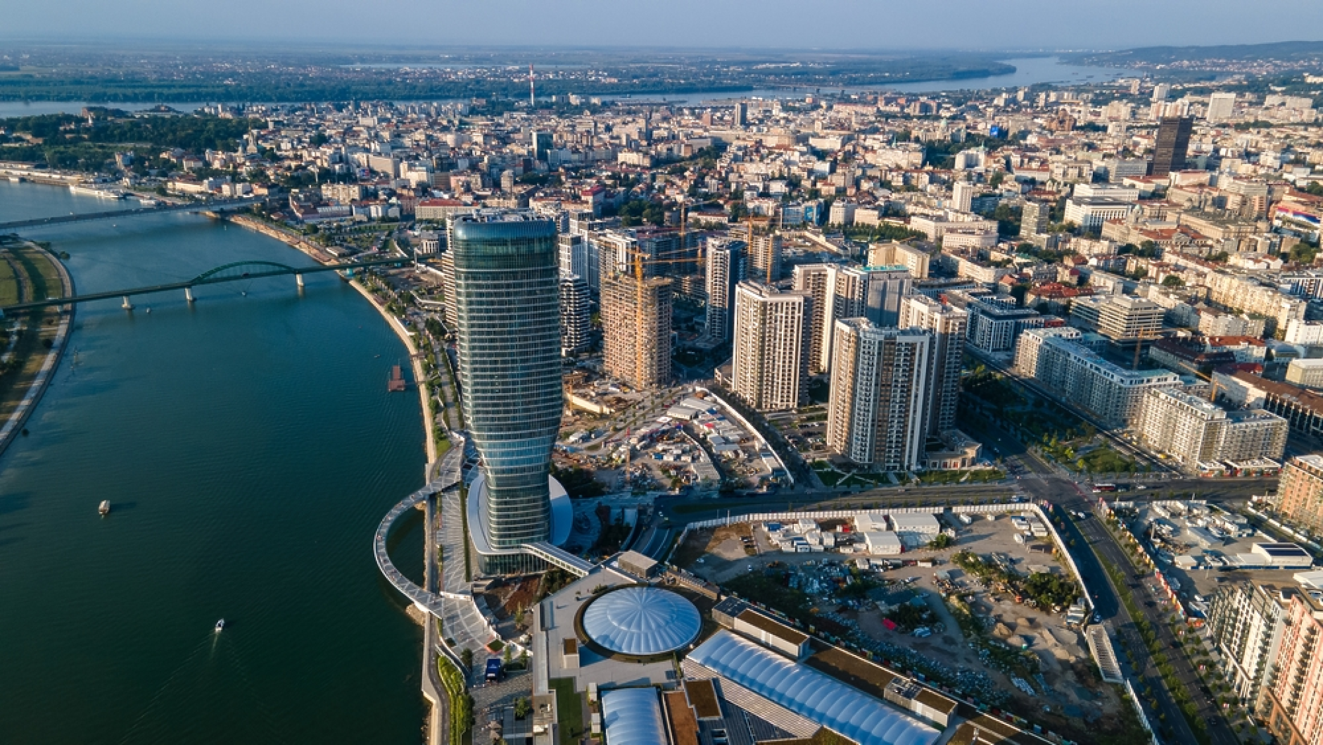 Световната банка очаква по-силният износ да повиши растежа в Западните Балкани до средно 3,1% през 2026-2027 г.