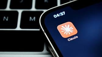 Служители на Amazon във Великобритания стачкуват за първи път за заплати, в САЩ съкращават 3000 души