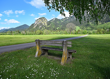 Слънчево време в първия ден на Светлата седмица