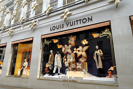 Най-лошо представяне на лукса от 37 г.: Срив в акциите на  Louis Vuitton и Dior с близо 30% за тримесечие