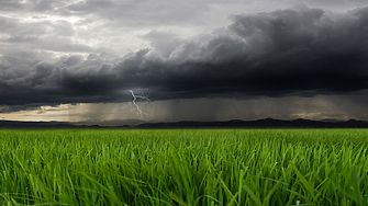 В петък 3 април времето ще се задържи предимно облачно