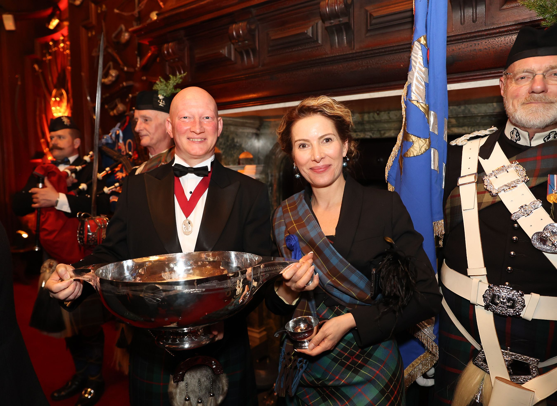 Александра Мирчева, Изпълнителен директор на VM Finance Group с почетна награда за цялостен принос от Шотландскaтa уиски общност