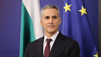 Биткойнът е на крачка от рекордните 90 хил. долара