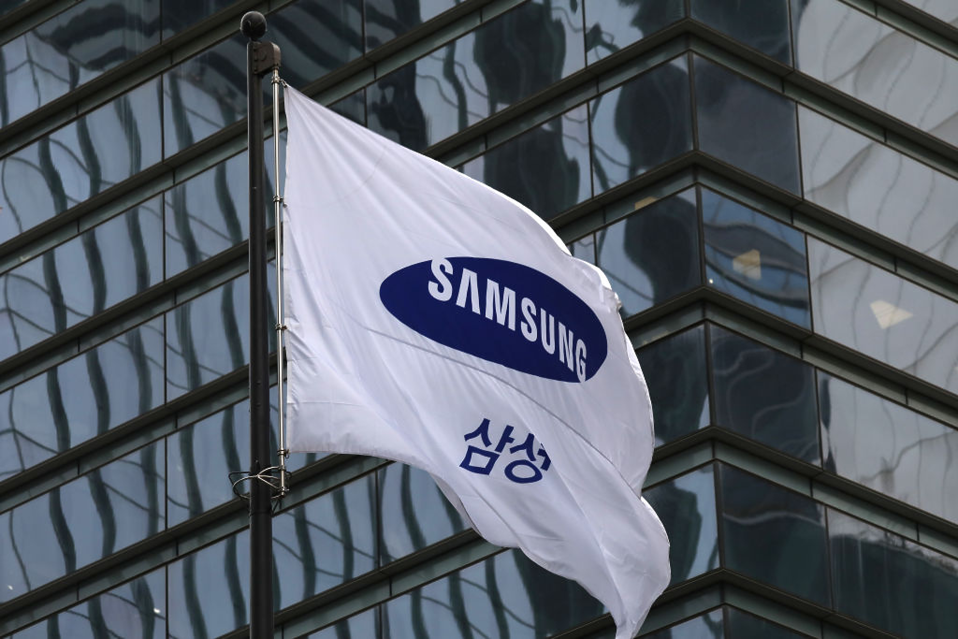 Samsung Electronics смени шефа на отдела за телевизори на фона на нарастваща конкуренция