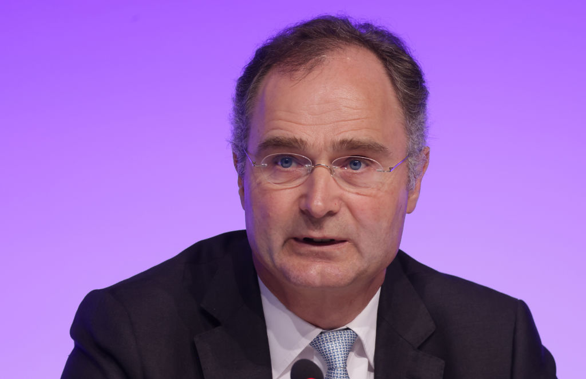 Шефът на Deutsche Boerse предупреждава срещу денонощна търговия, докато Уолстрийт се подготвя за такава