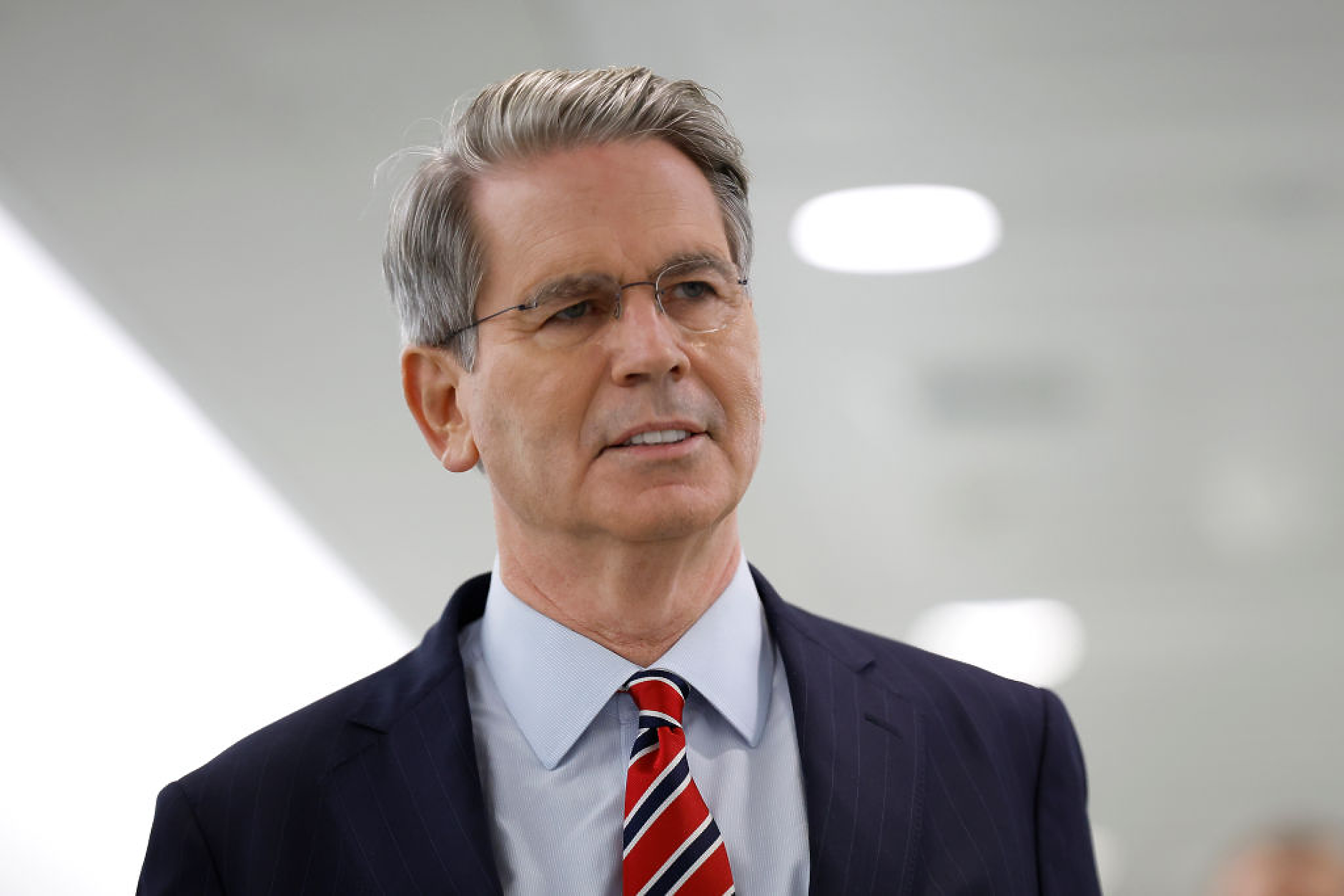 Скот Бесент: Много съюзници на САЩ са поискали валутни суапове на фона на ефектите от войната с Иран