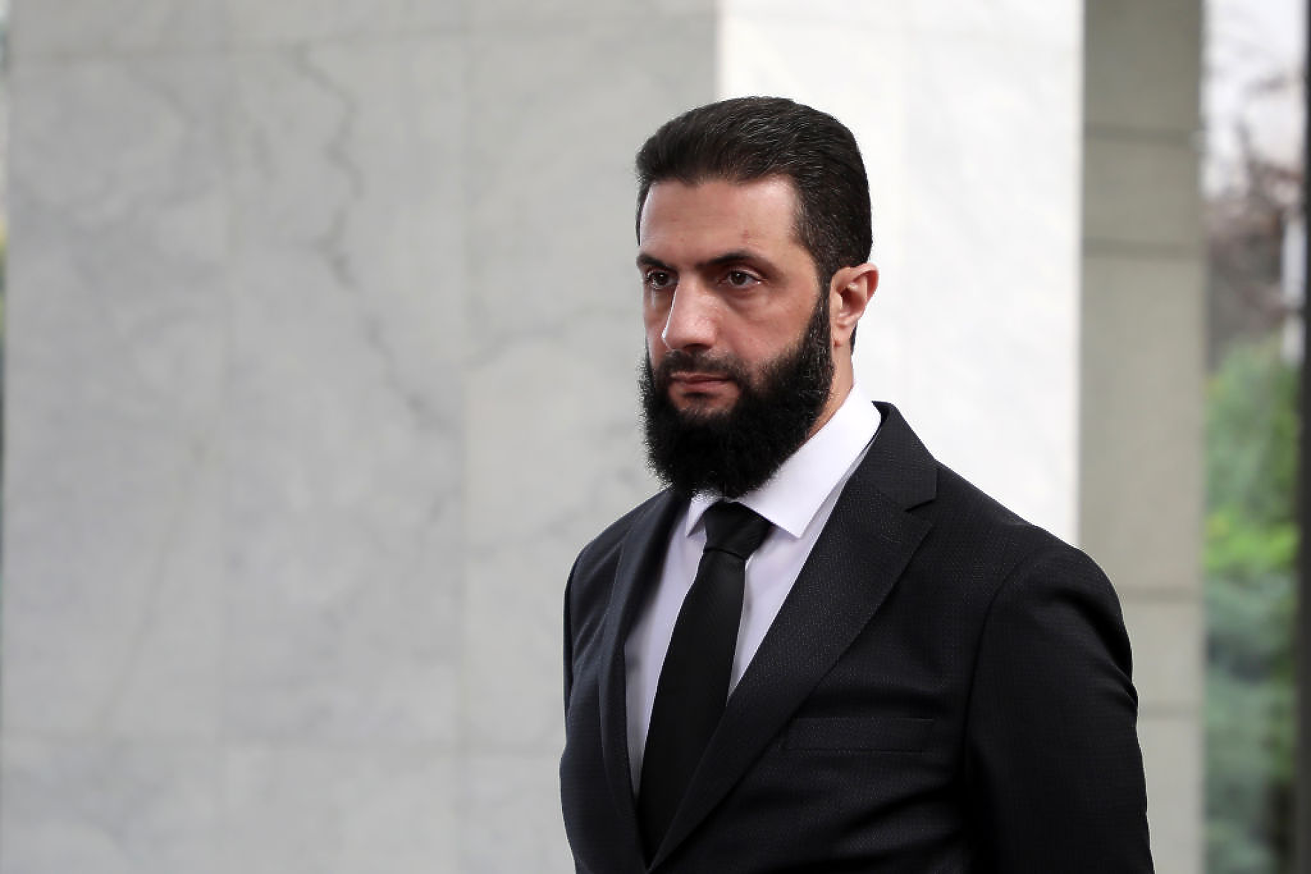 Сирийският президент извърши промени в правителството и уволни брат си