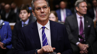 САЩ няма да подновят изключението от санкциите за иранския и руския петрол